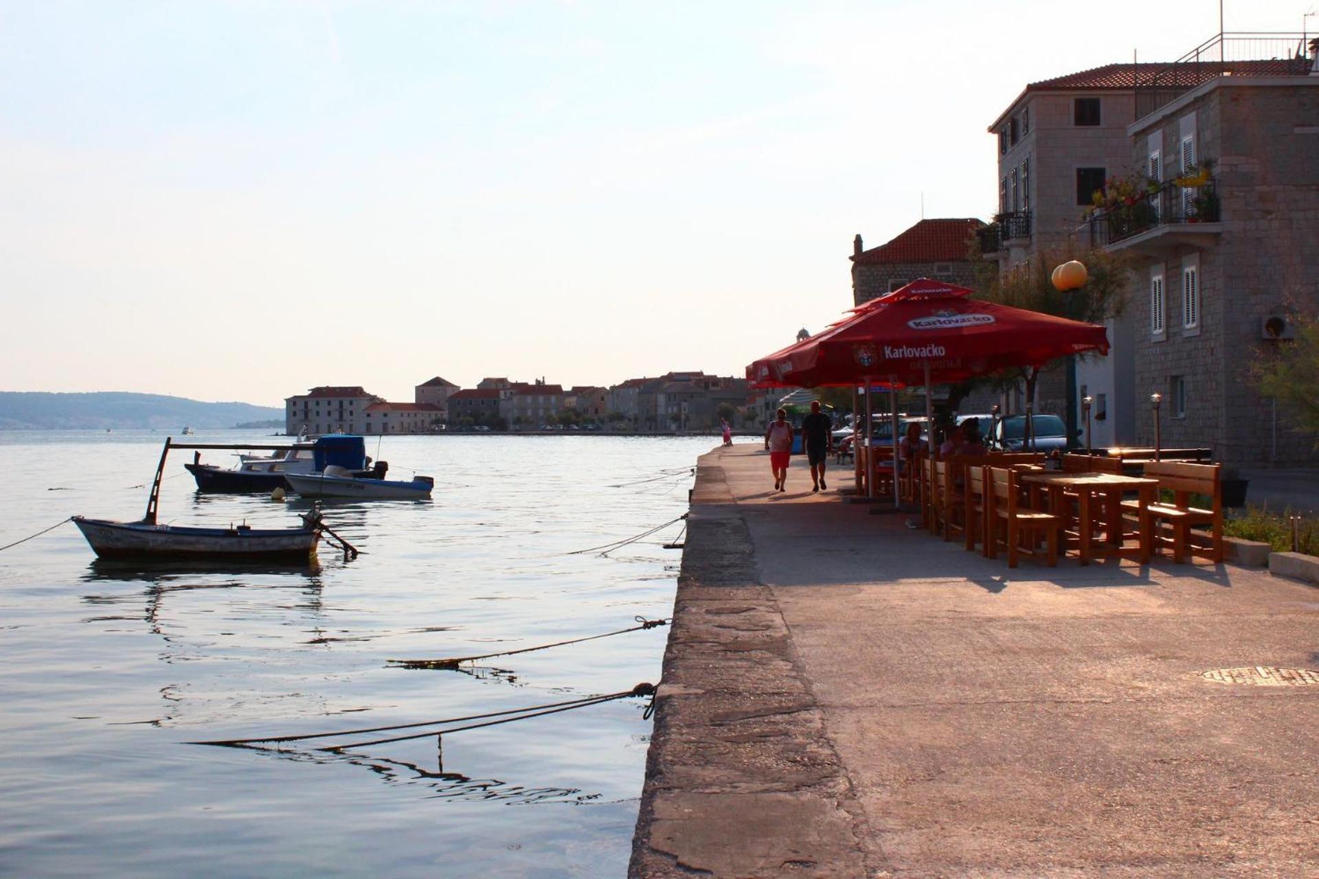 Apartment Lidia - barbecue Kastela Bagian luar foto